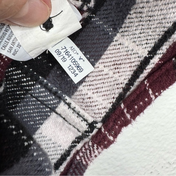 American Eagle Burgundy Plaid Thick Flannel Long Sleeve Button‎ Up Shirt Size M - Picture 9 of 10